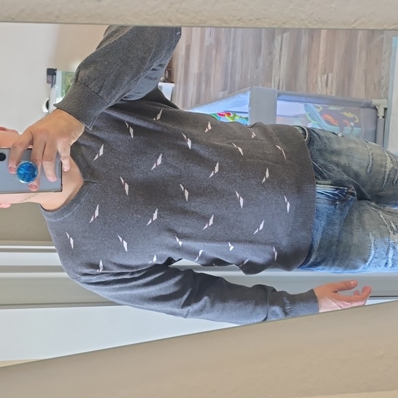 Sweater - Picture 7 of 7